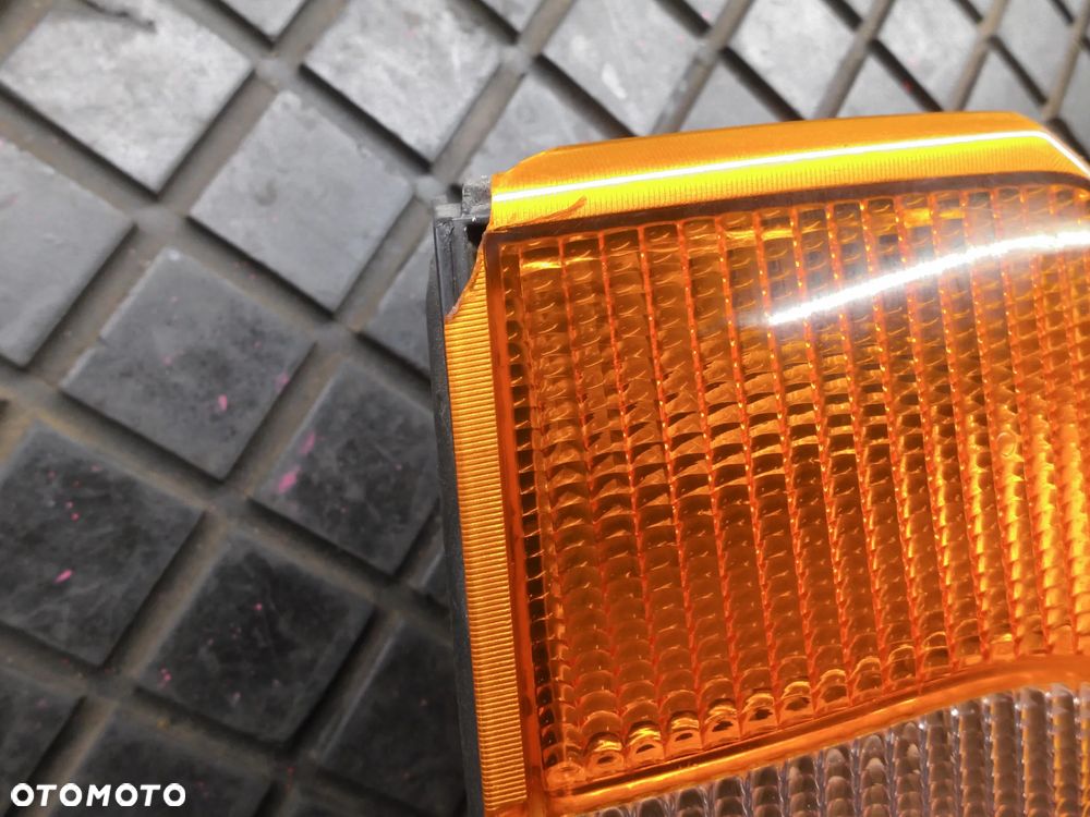 LAMPA TYŁ PRAWA CHRYSLER 300M 99-04r EUROPA - 2