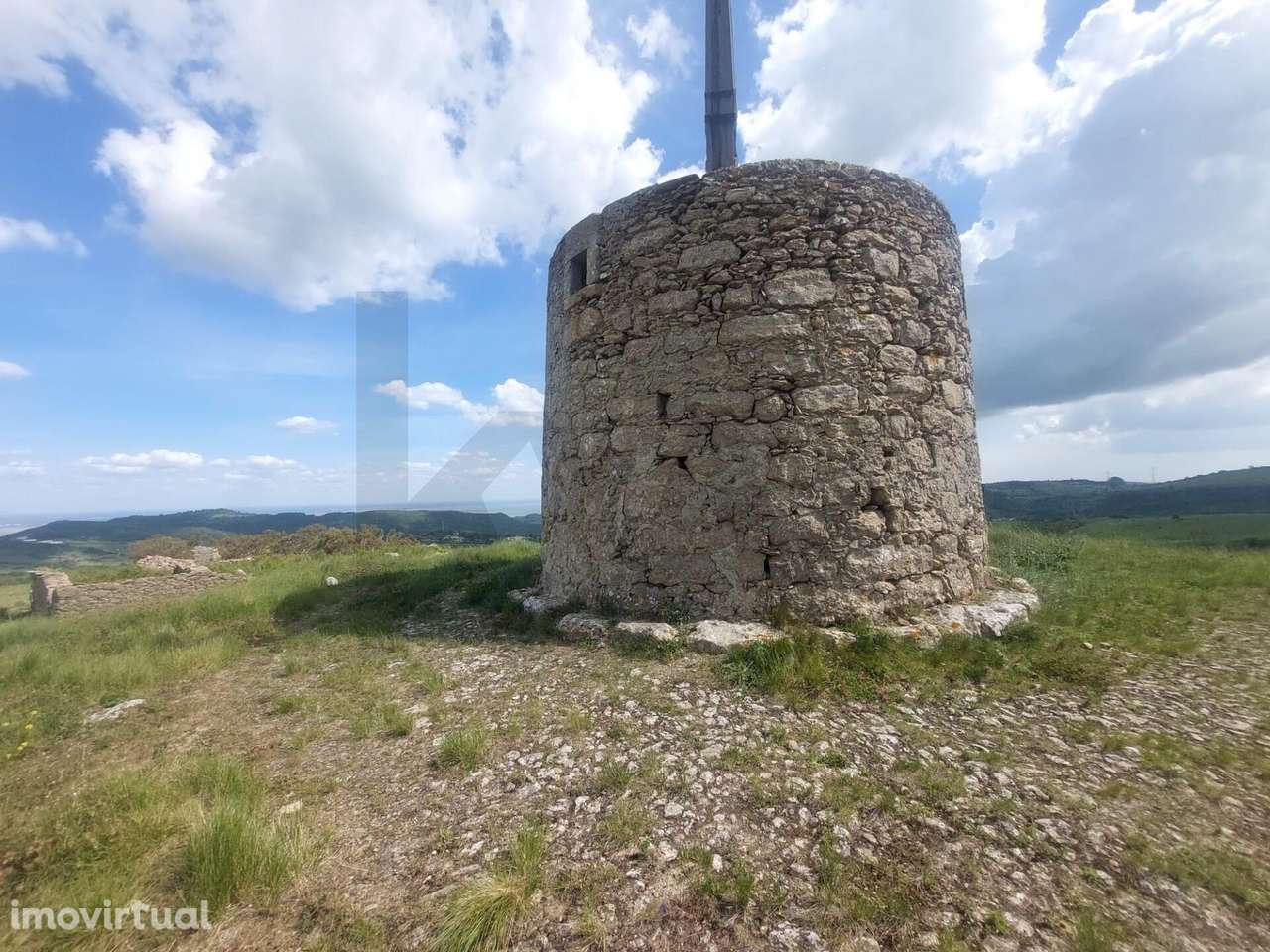 Moinho com Terreno de 4,96 ha – Oportunidade Única na Calhandriz! - Grande imagem: 3/14