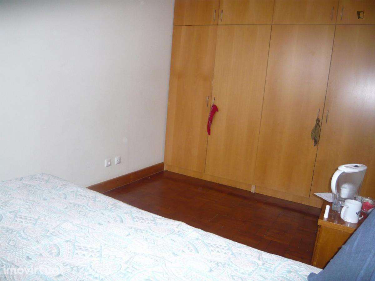 Quarto - localizado em  Coimbra - Grande imagem: 3/12