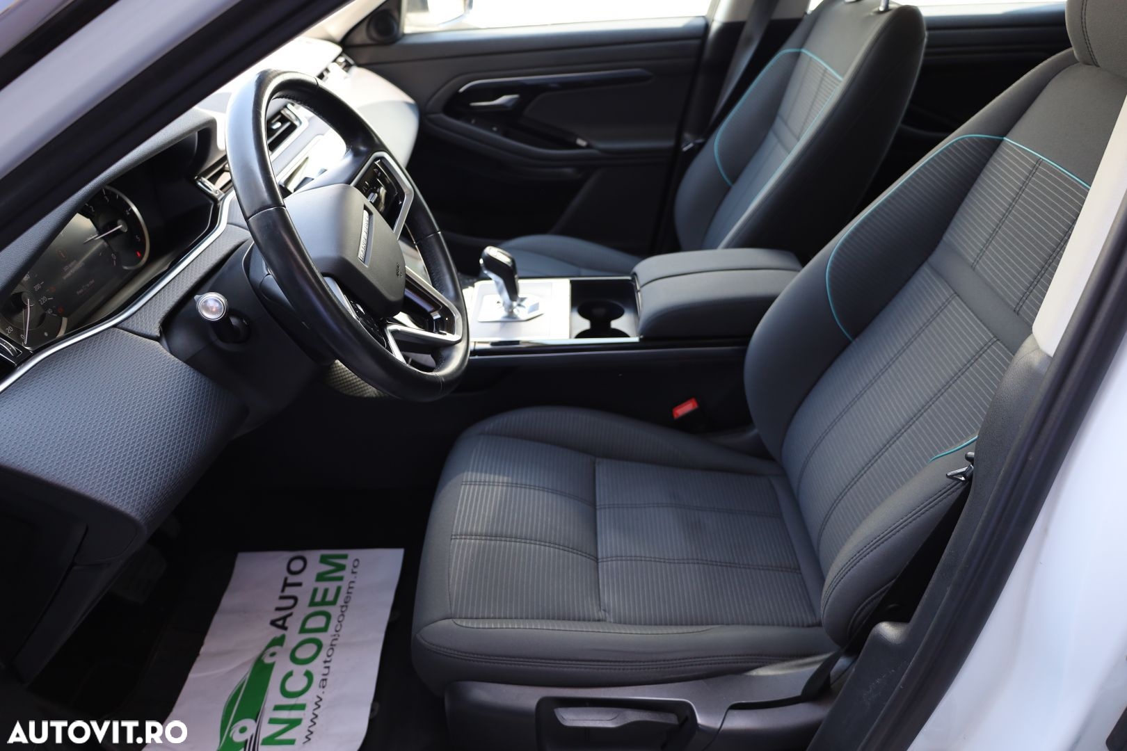 Land Rover Range Rover Evoque - 13