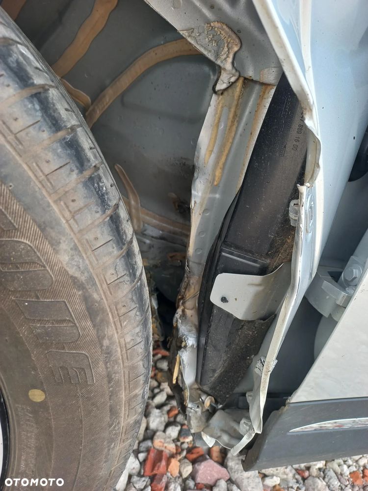 Mercedes-Benz EQA 250+ - 11