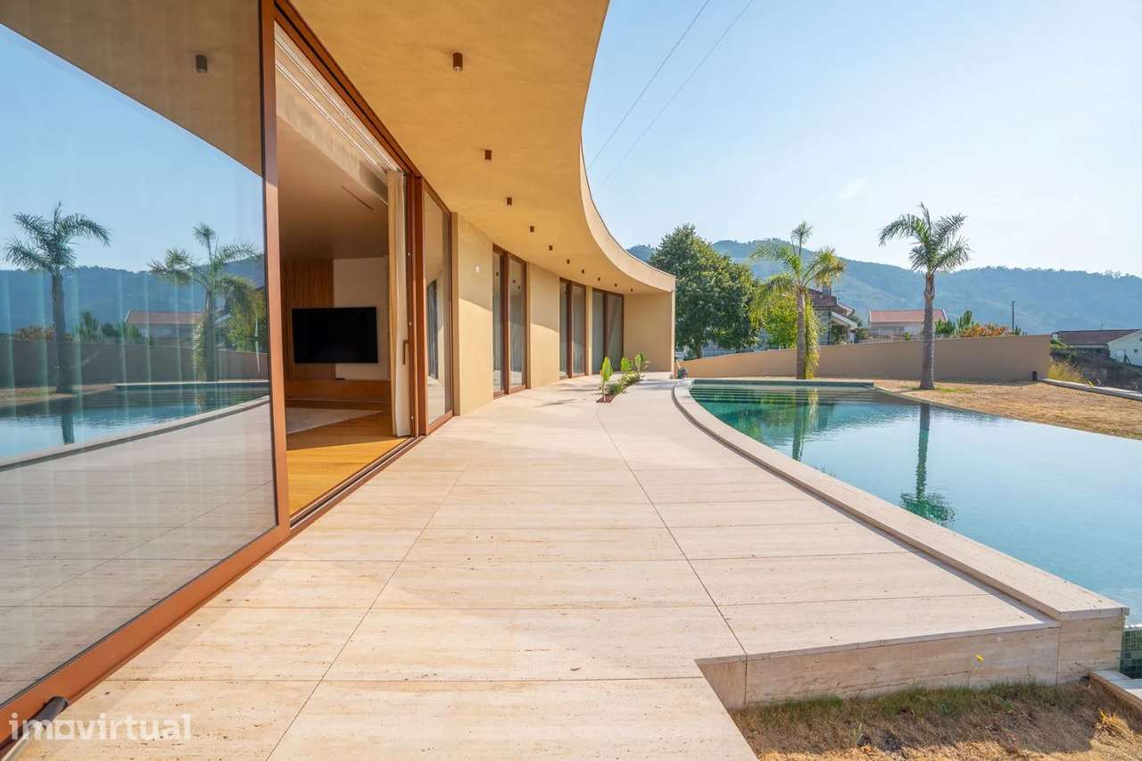 Moradia T3 Premium | Piscina Infinita e Acabamentos de Excelência - CO - Grande imagem: 5/10