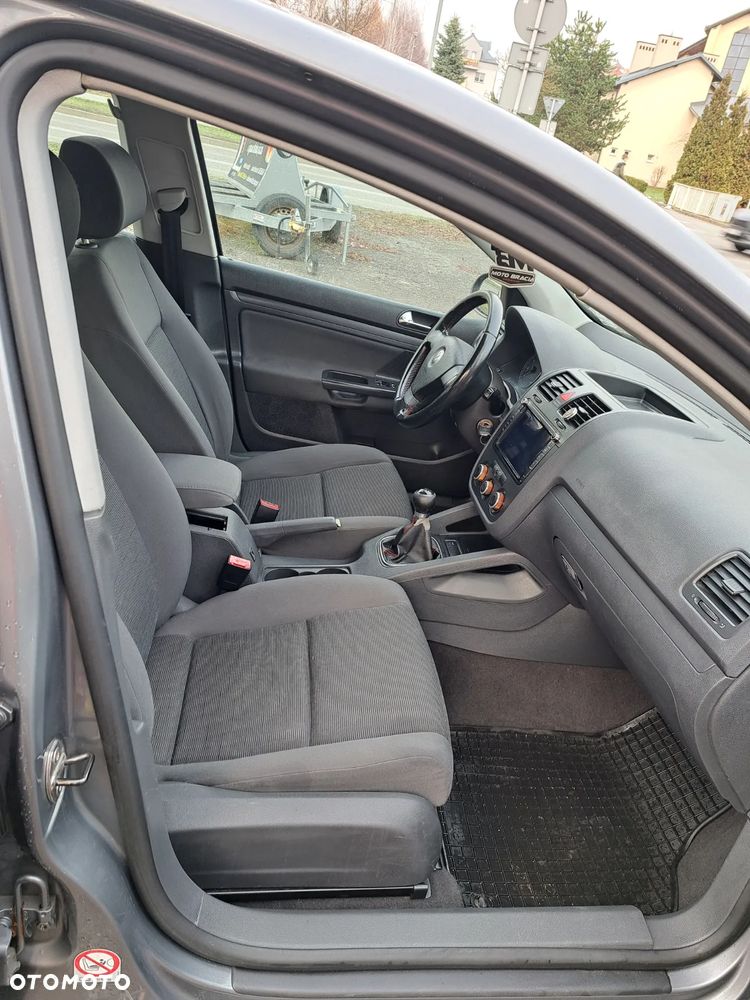 Volkswagen Golf 1.6 FSI Comfortline - 11