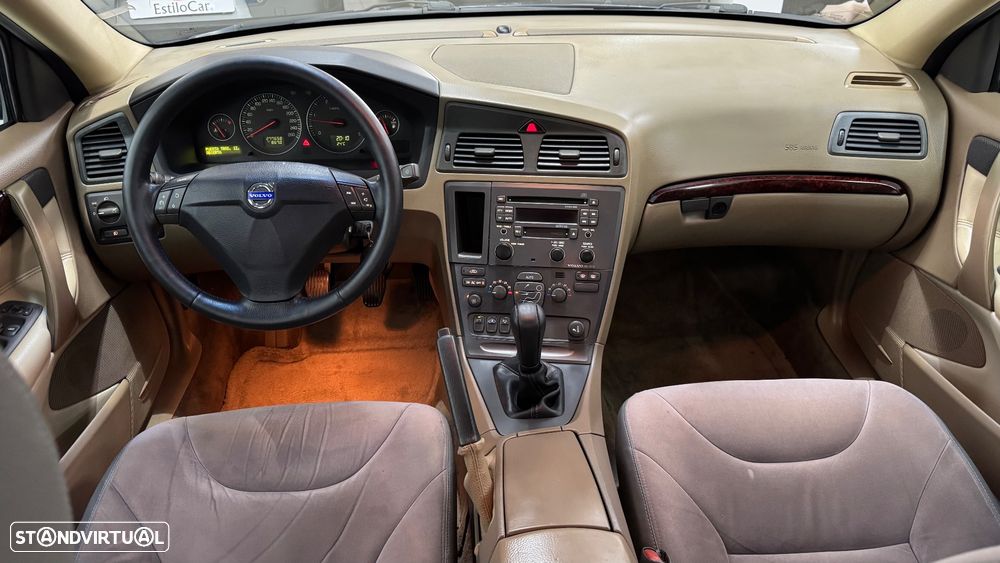 Volvo S60 2.4 D5 - 19