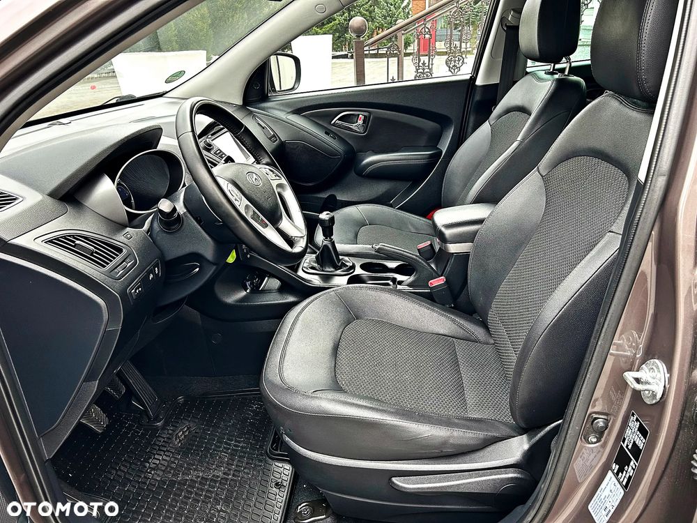 Hyundai ix35 2.0 Premium 2WD - 19