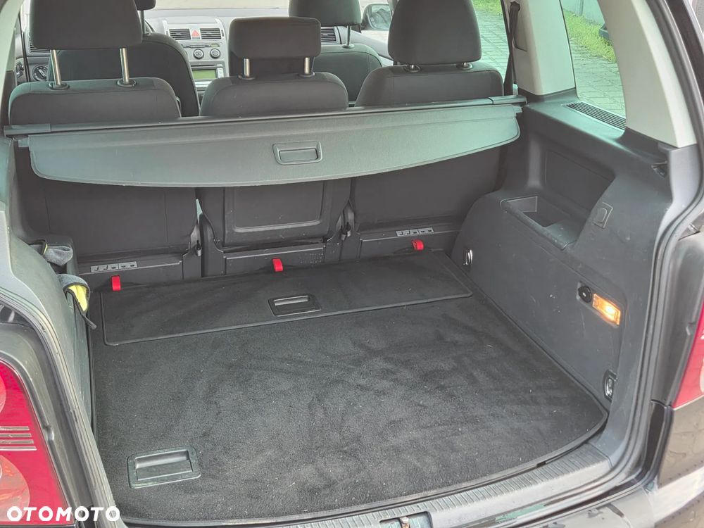 Volkswagen Touran 2.0 TDI DPF DSG Highline - 20