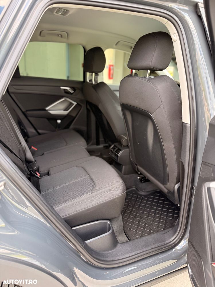 Audi Q3 2.0 TDI S tronic design - 4