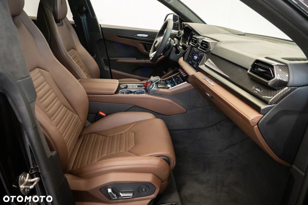 Lamborghini Urus - 10