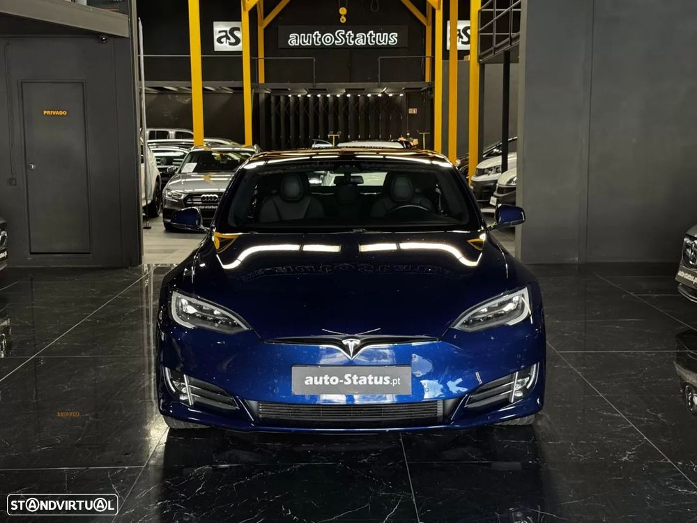 Tesla Model S - 3