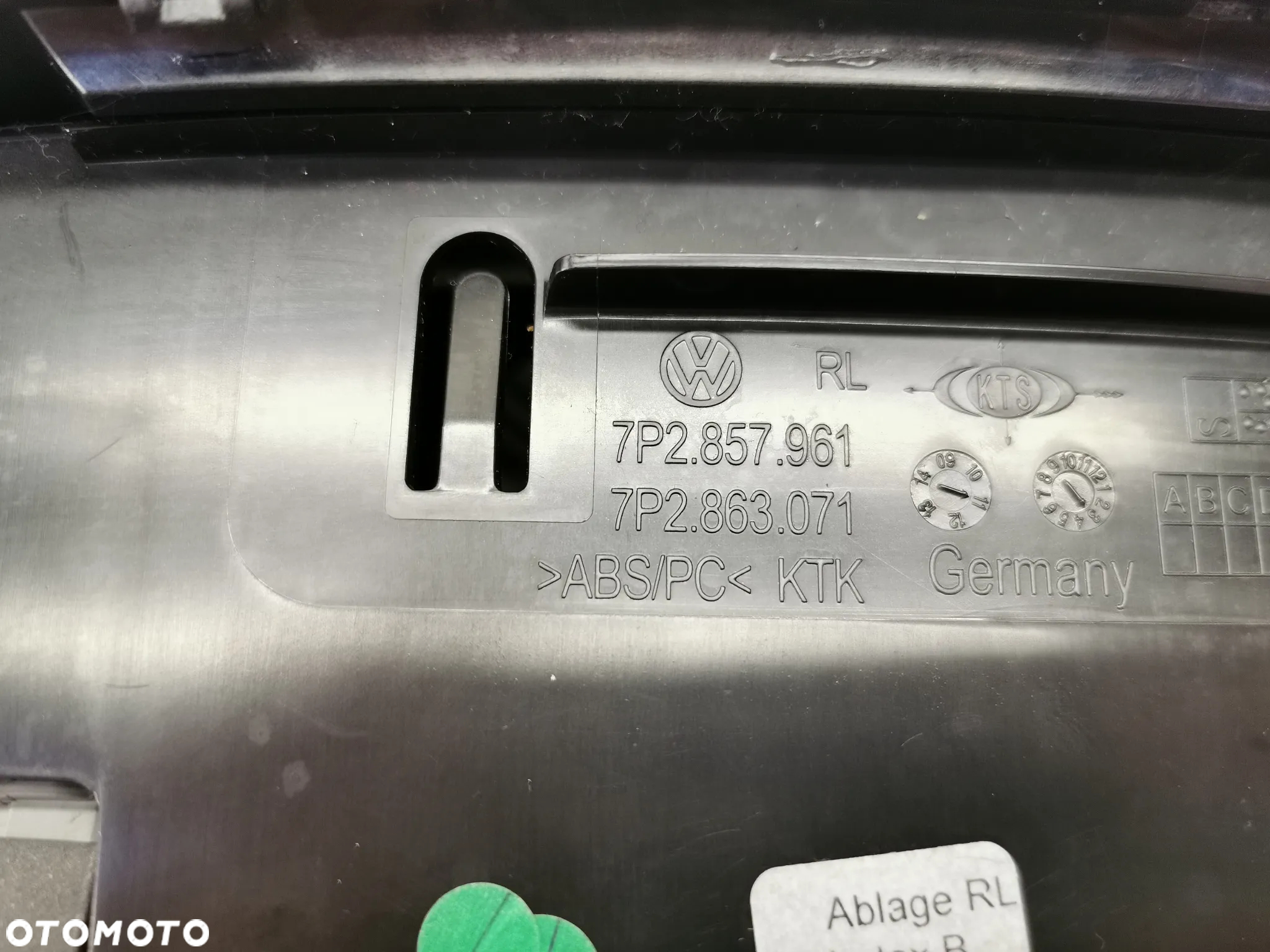 VW TOUAREG 7P 10-18R SCHOWEK POPIELNICZKA SRODKOWA 7P2857961 - 2