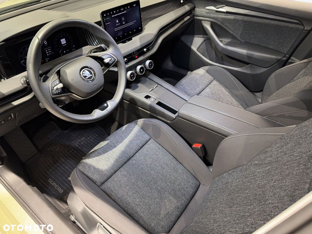 Skoda Superb 2.0 TDI SCR Essence DSG - 12