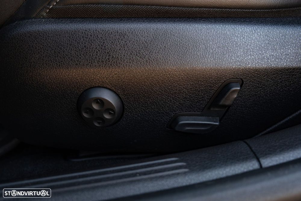 Mercedes-Benz C 300 d AMG Line - 23