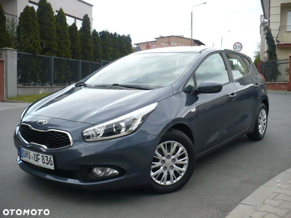 Kia Ceed 1.6 GDI Dream-Team Edition - 1