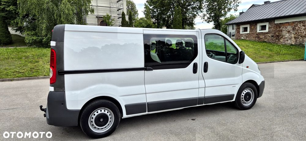 Opel Vivaro - 10