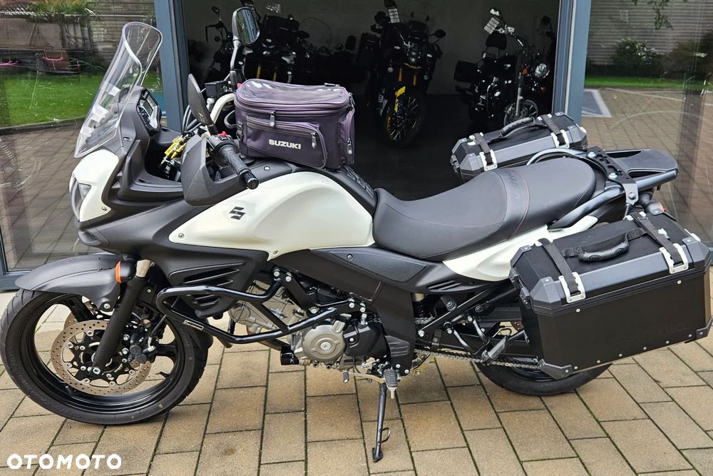 Suzuki V-STROM - 10