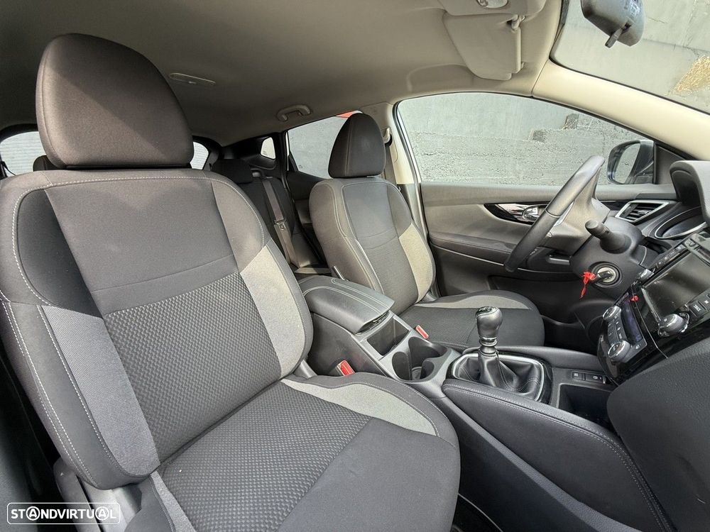 Nissan Qashqai 1.5 dCi N-Connecta - 6
