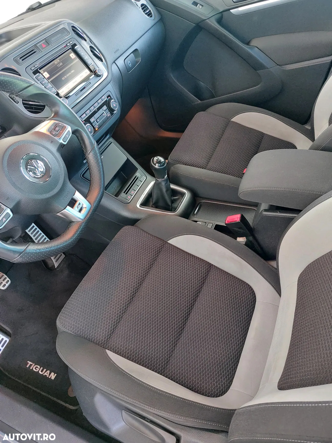 Volkswagen Tiguan 2.0 TDI DPF BlueMotion Technology Sport & Style - 13