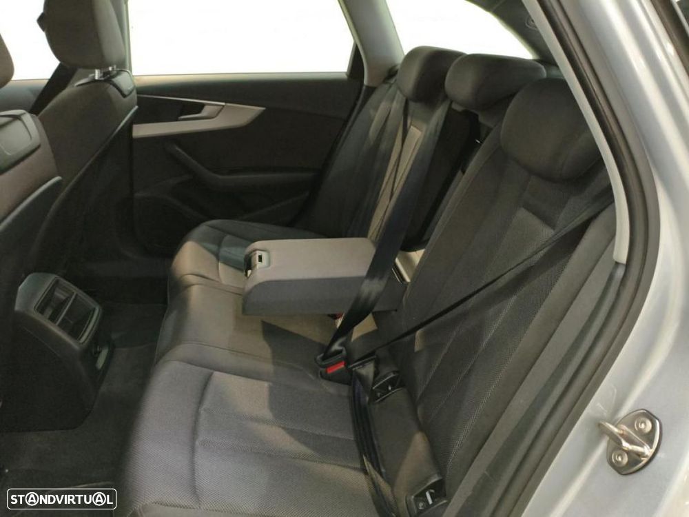 Audi A4 Avant 35 TDI Fleet Edition S tronic - 4