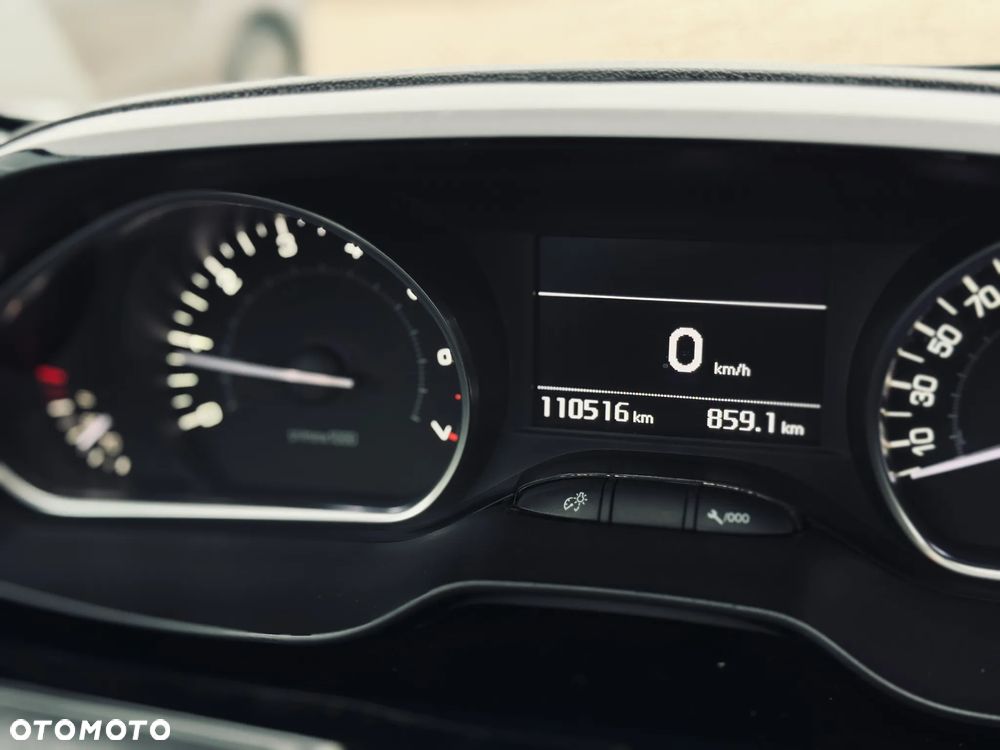 Peugeot 208 PureTech 110 Stop & Start Allure - 37