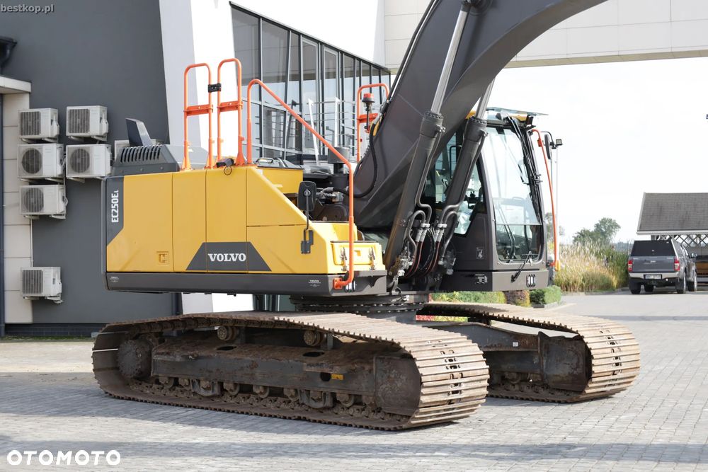 Volvo EC250EL - 13