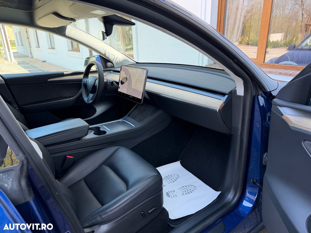 Tesla Model Y - 23