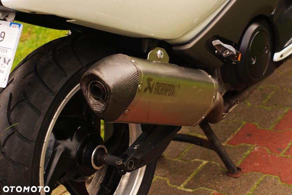 Yamaha Tmax - 8