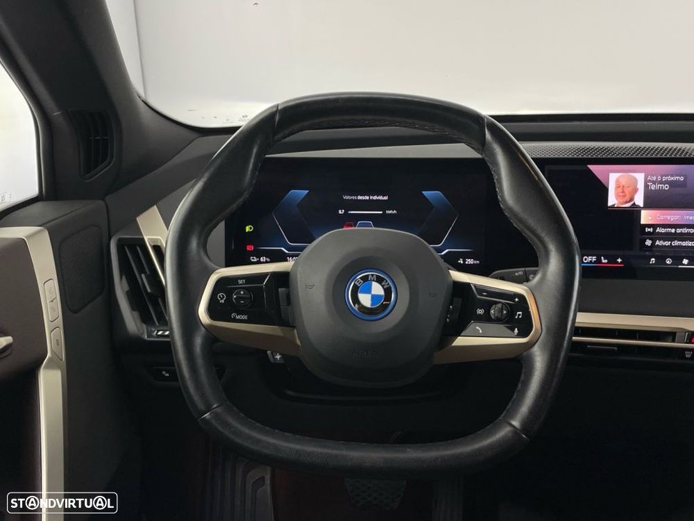 BMW iX xDrive 40 - 14