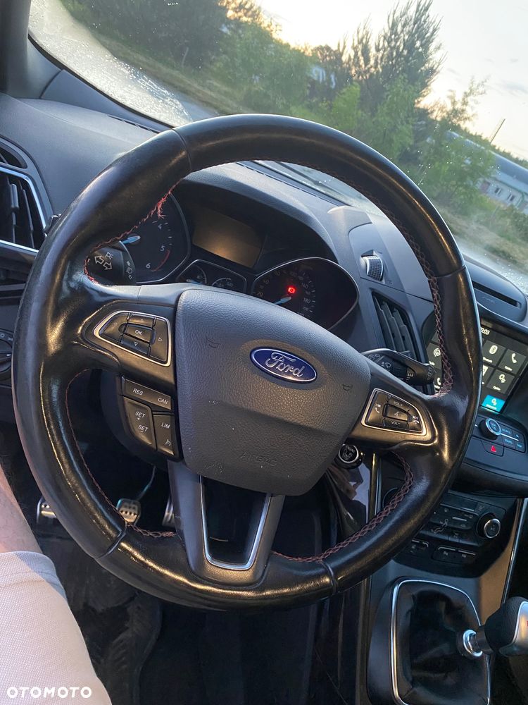 Ford Kuga 2.0 TDCi FWD ST-Line - 30