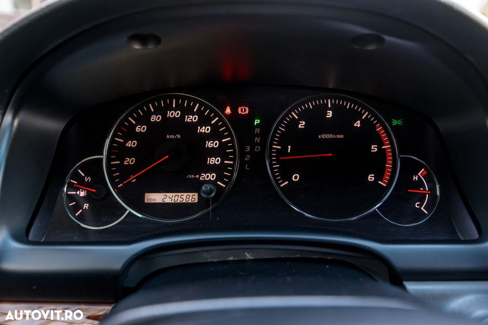 Toyota Land Cruiser - 20