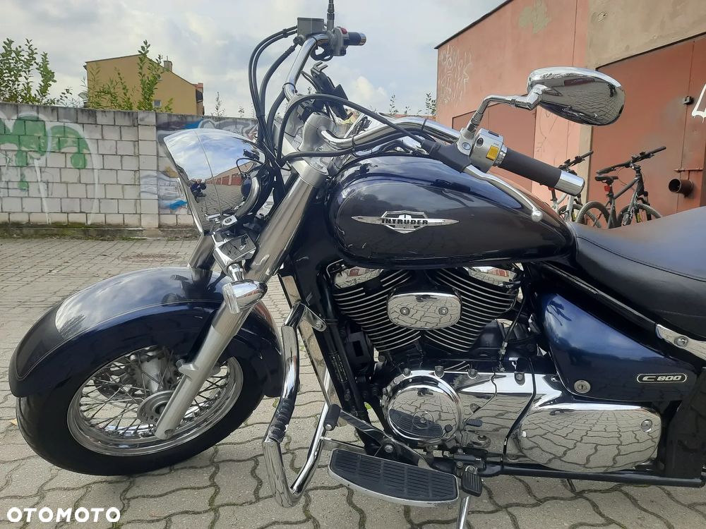 Suzuki Intruder - 4