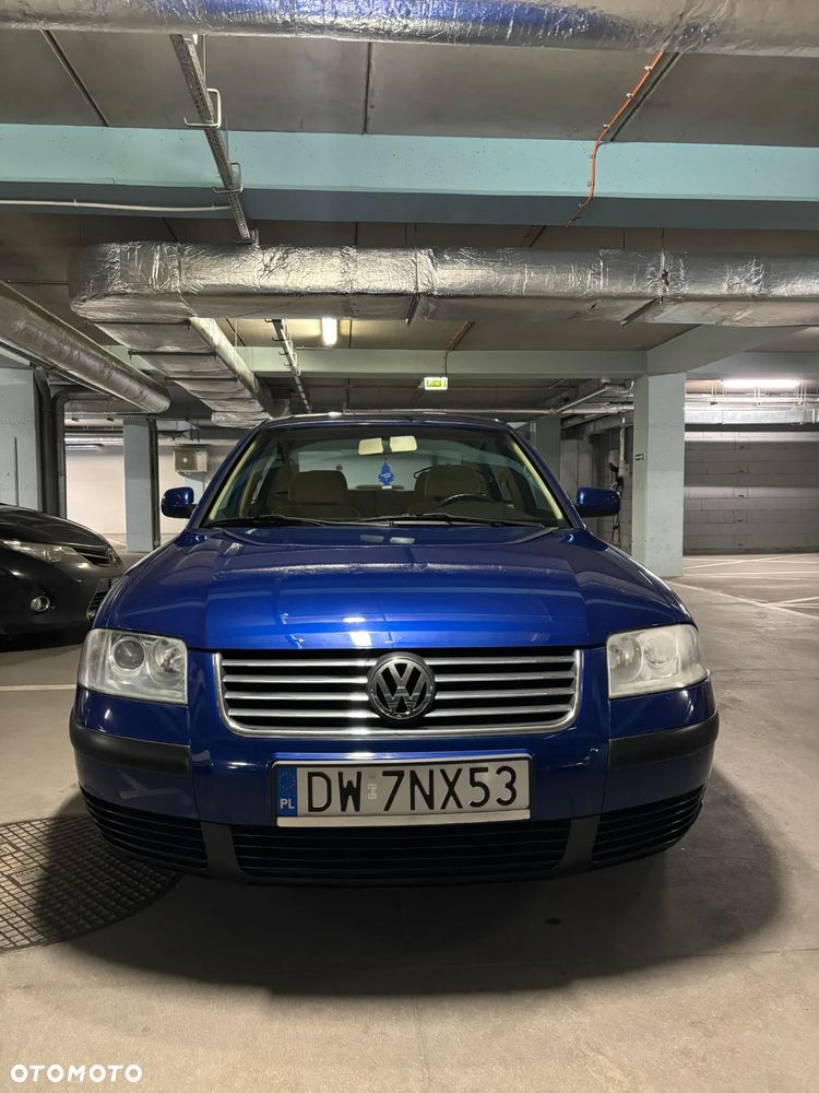 Volkswagen Passat 2.0 Basis - 2