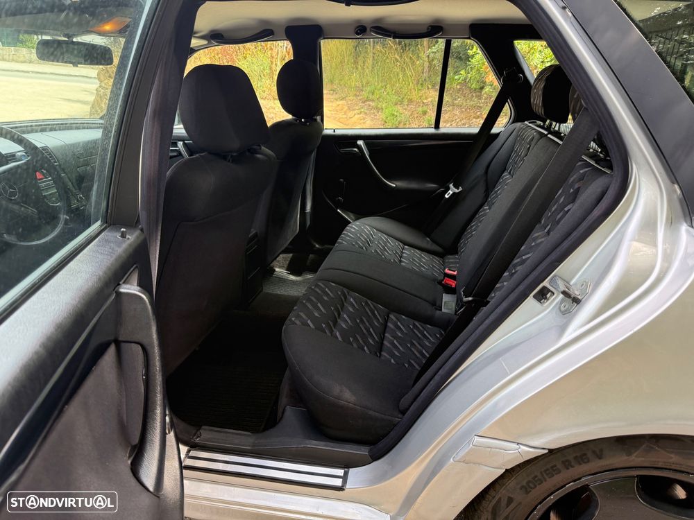 Mercedes-Benz C 220 - 10