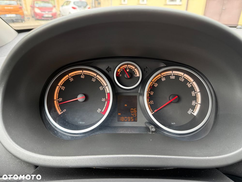 Opel Corsa 1.4 16V Satellite - 14
