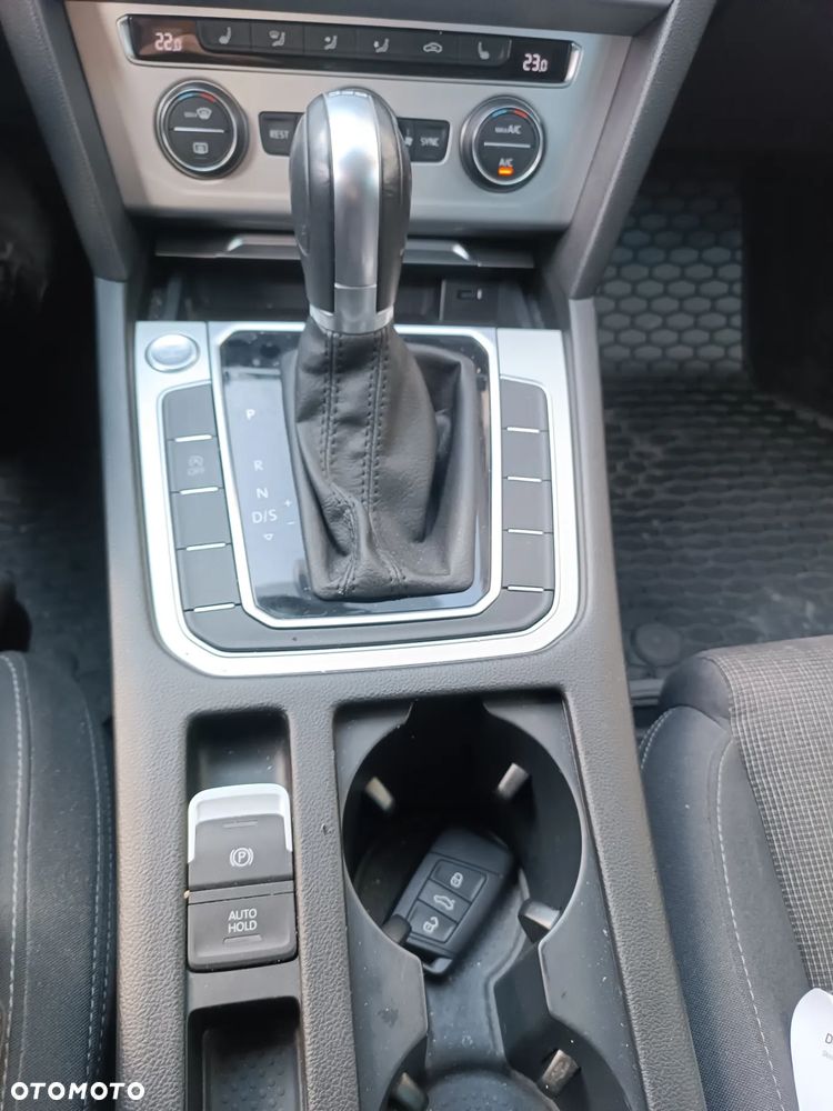 Volkswagen Passat - 9
