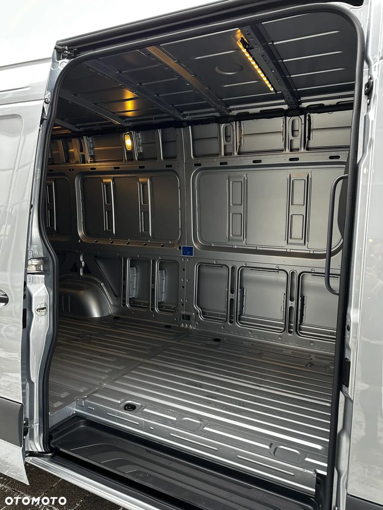 Mercedes-Benz Sprinter 319 CDI Furgon Select długi 4325 mm L3H2 - 18