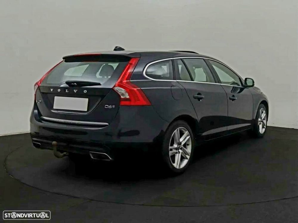 Volvo V60 2.4 D6 R-Design Sum.AWD Phev - 3