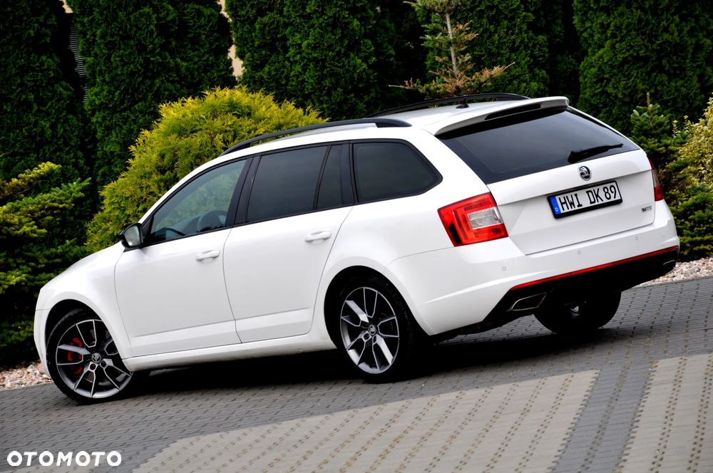 Skoda Octavia Combi 2.0 TDI DSG RS - 21
