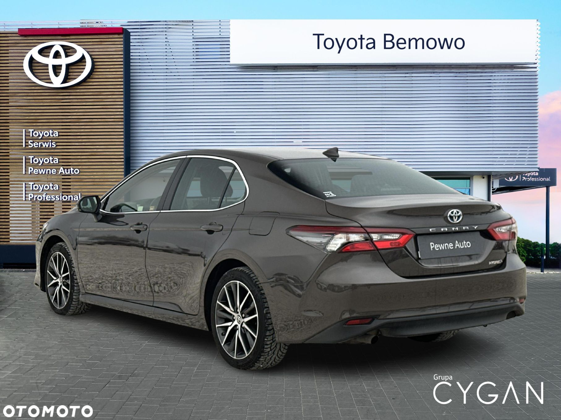 Toyota Camry - 3