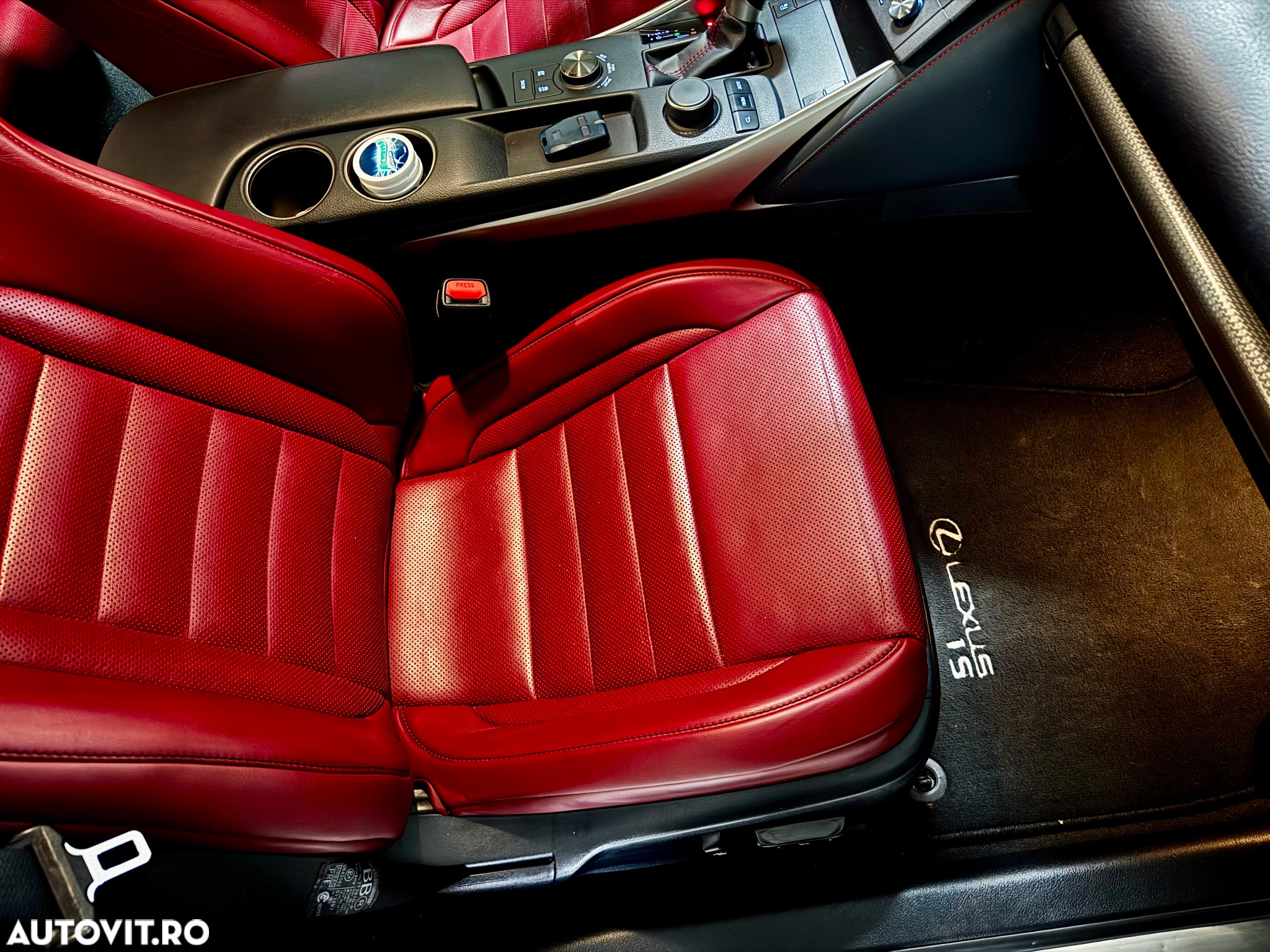 Lexus Seria IS 300h Aut. F Sport - 9