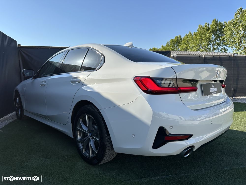 BMW 330 e Aut. Sport Line - 2