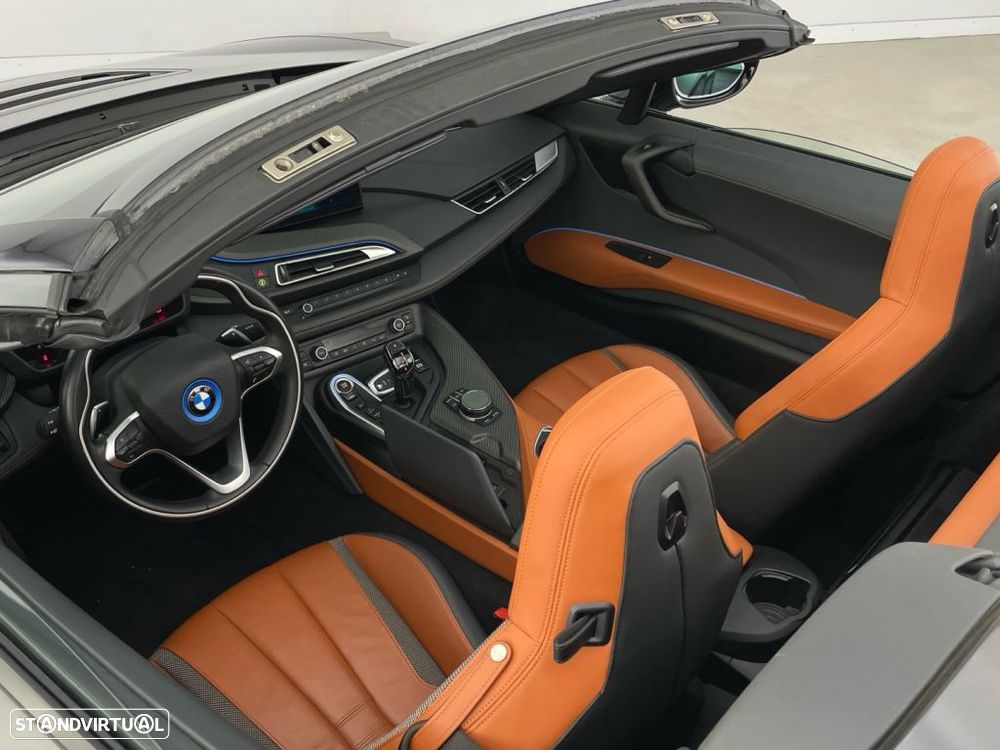 BMW i8 Roadster - 29