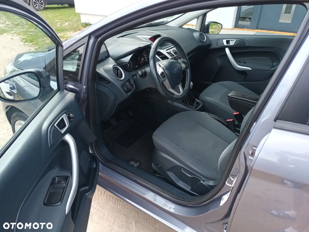 Ford Fiesta 1.25 Celebration - 9