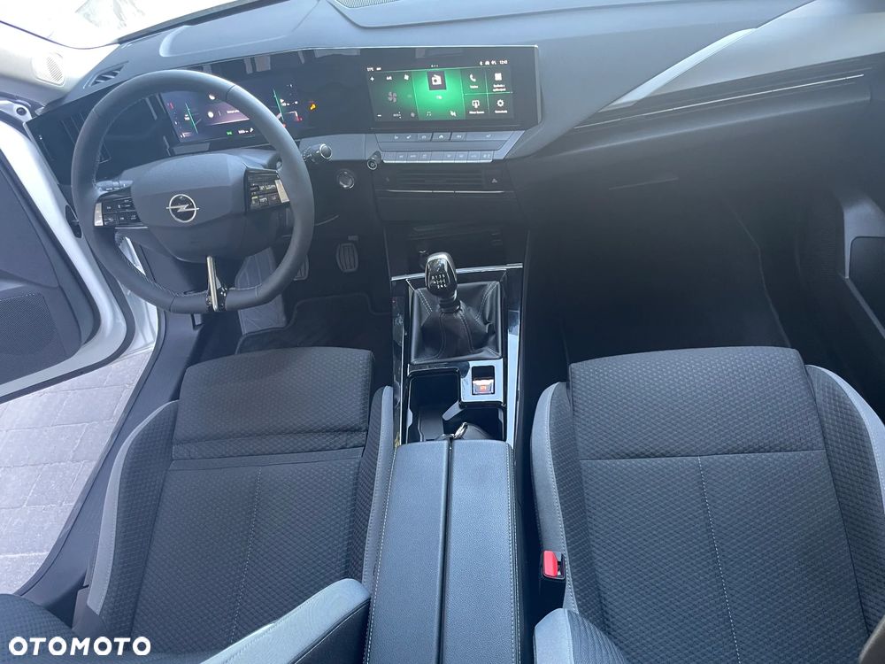 Opel Astra 1.2 Turbo Business Edition - 5