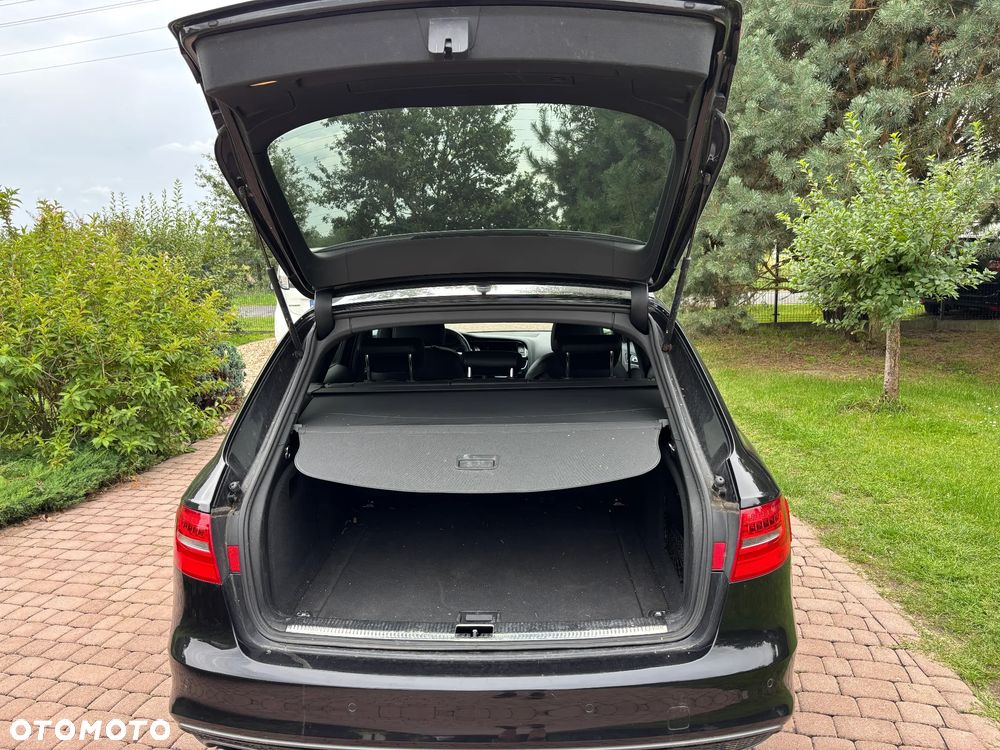 Audi A4 Avant 2.0 TDI DPF clean diesel quattro S tronic S line Sportpaket - 26