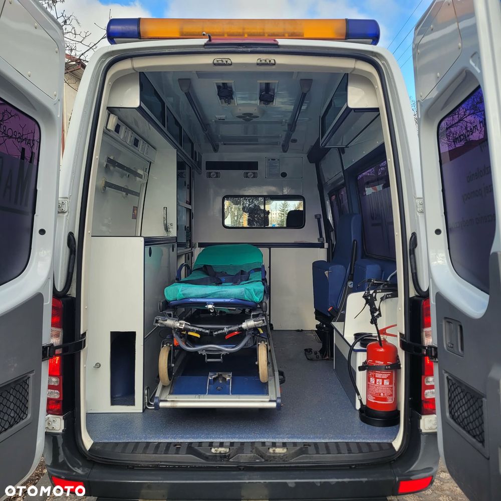 Mercedes-Benz Sprinter - 11