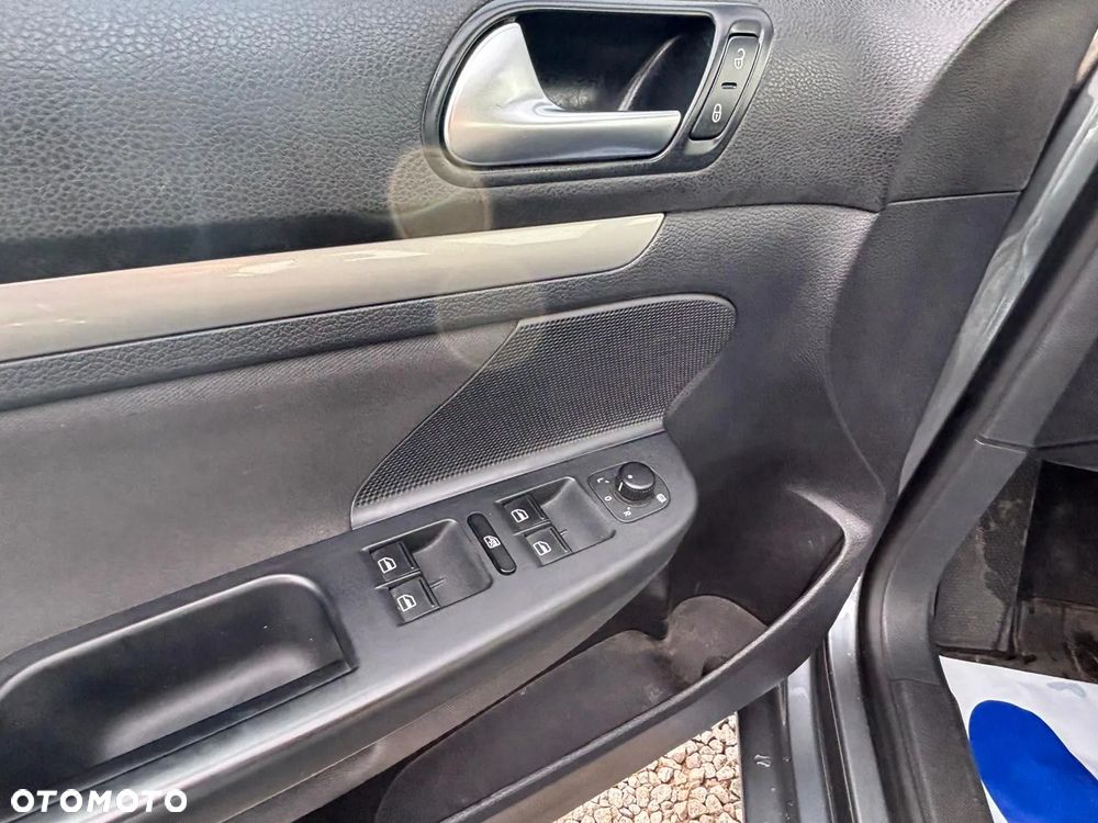 Volkswagen Golf VI 1.6 TDI BlueMot Trendline - 19