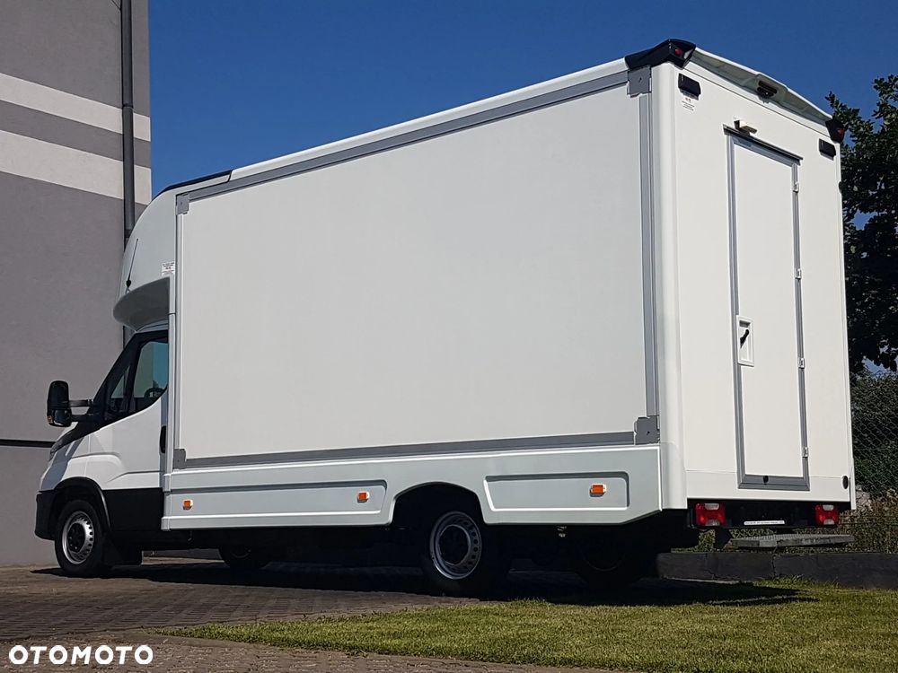 Iveco DAILY KONTENER NISKOPODŁOGOWY 4,43x2,23x2,42 SKLEP BAR KAMPER FOODTRUCK KLIMA KONIOWÓZ - 29