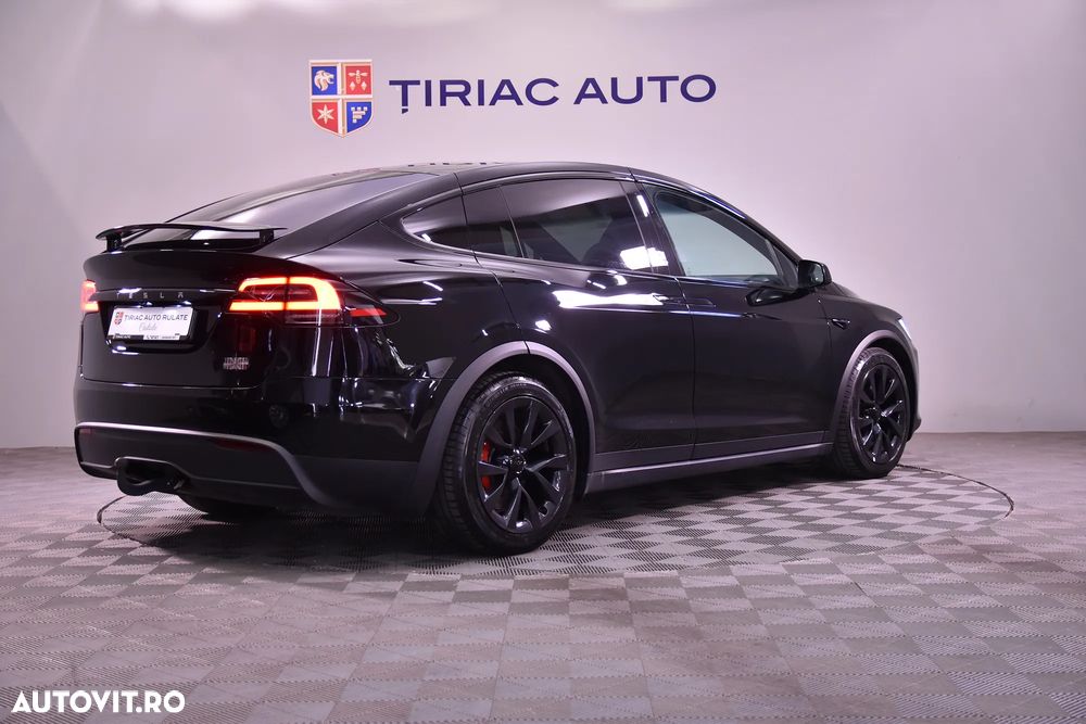 Tesla Model X - 5