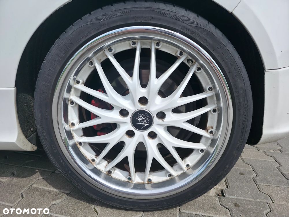Volkswagen Golf - 22