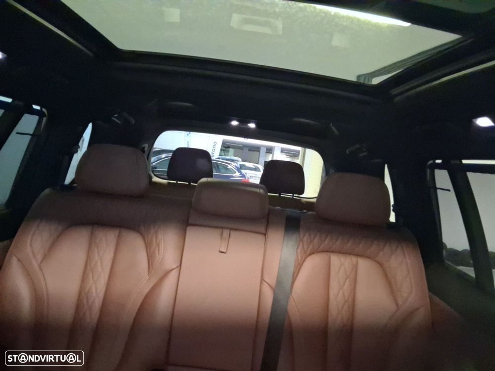 BMW X7 40 d xDrive Pack M — fotografia 24